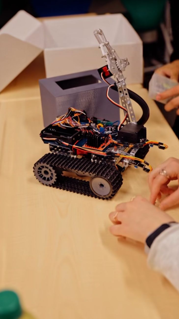 META University - инженерлік хаб