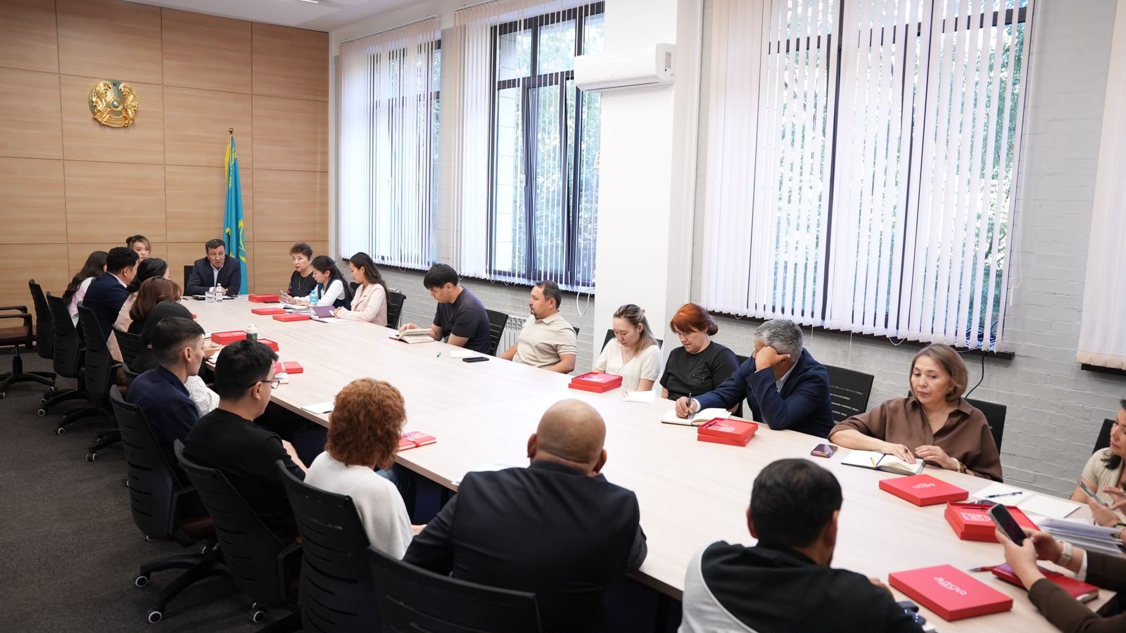 META University қызметкерлерінің жалпы жиналысы