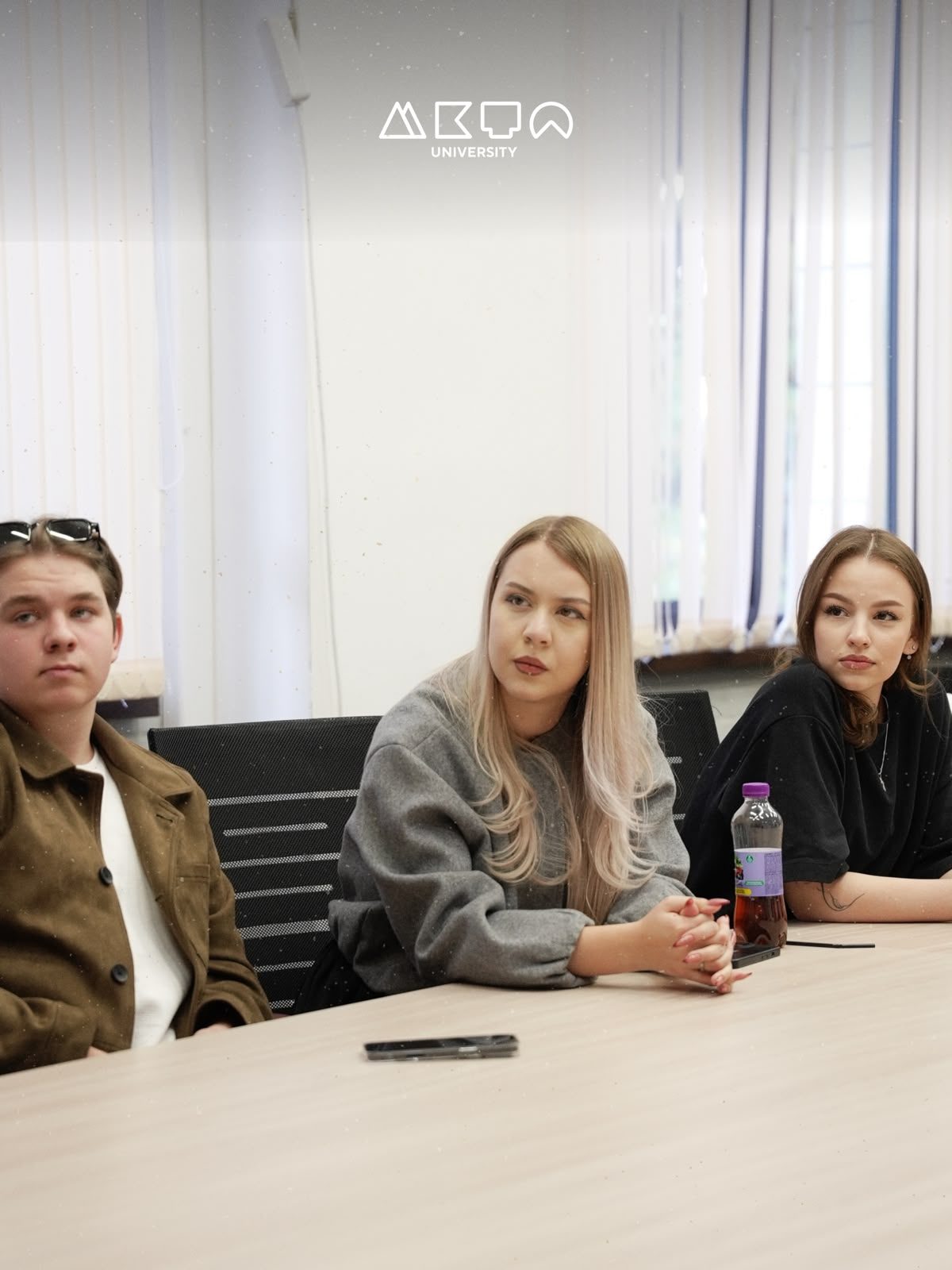 Студенттер дәрісте